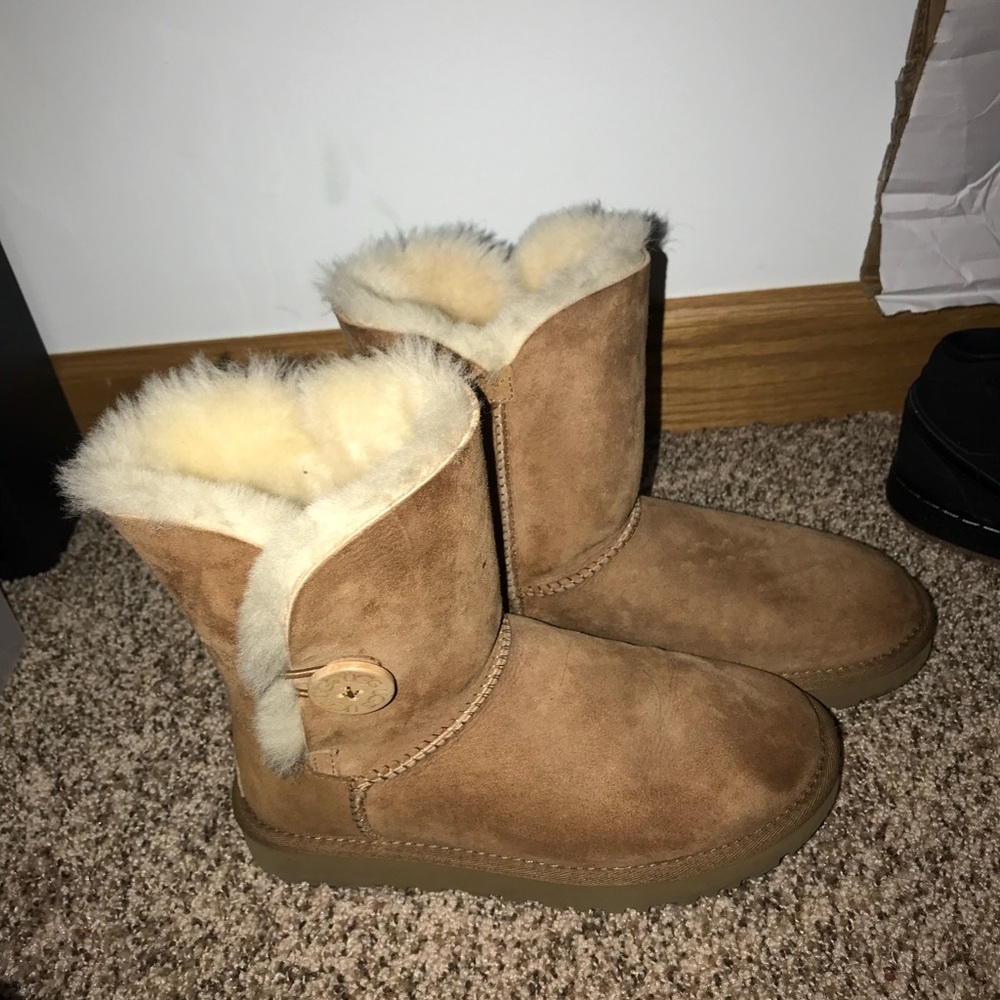 Ugg Bailey button II